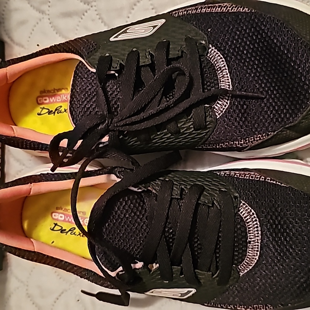 B2 Tennis Shoe under Armour size 7